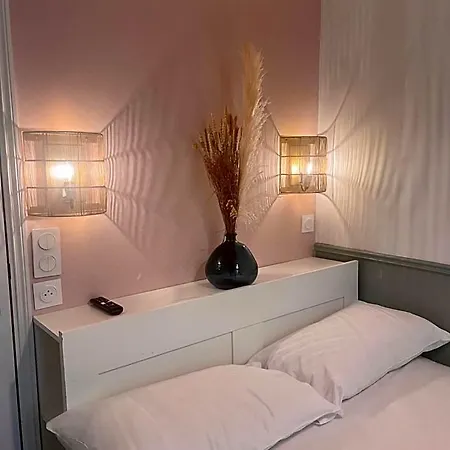 District Nation Hotel 2*